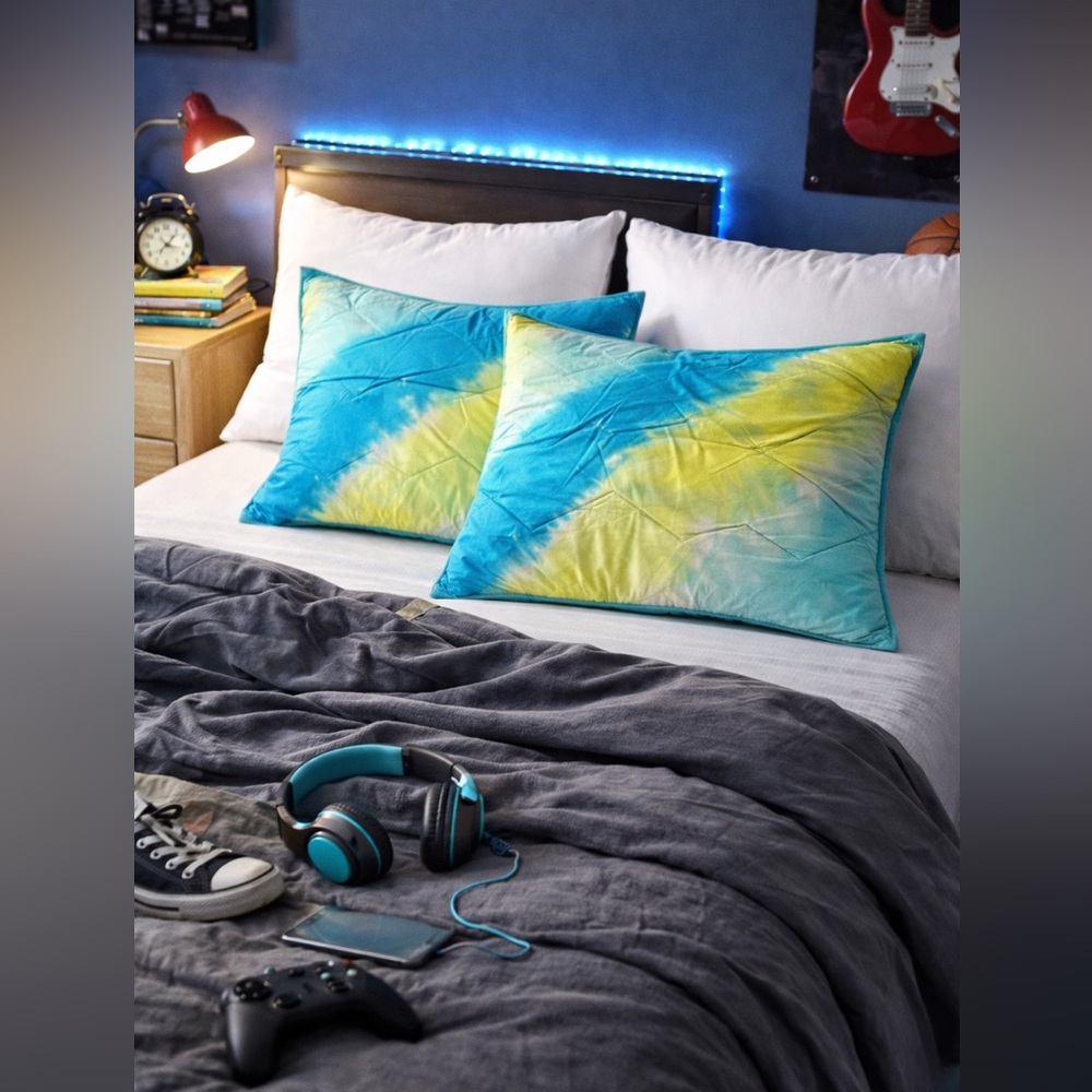 Xhilaration‎ Tie Dye Quilted Pillow Sham Standard Blue Yellow Euro